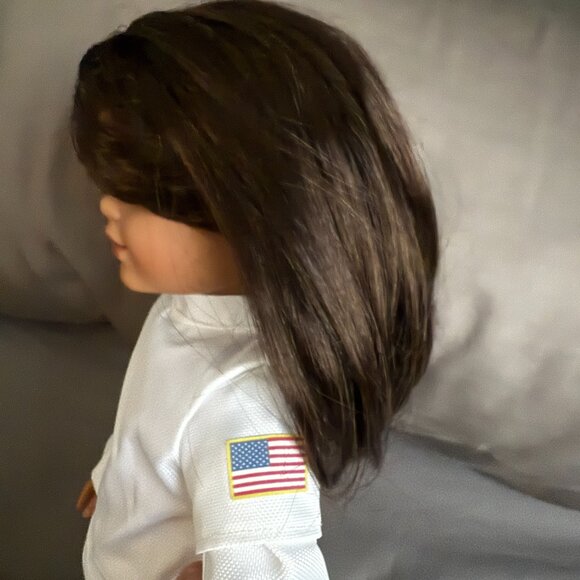 EUC American Girl Luciana Vega with Full NASA Space Suit - Picture 7 of 14